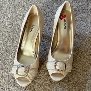 Alfani Heels 6.5 Shaylacream Buttermilk